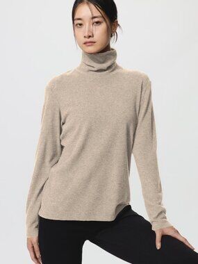 Fleece Turtleneck Sweater | UNIQLO | XS | Beige